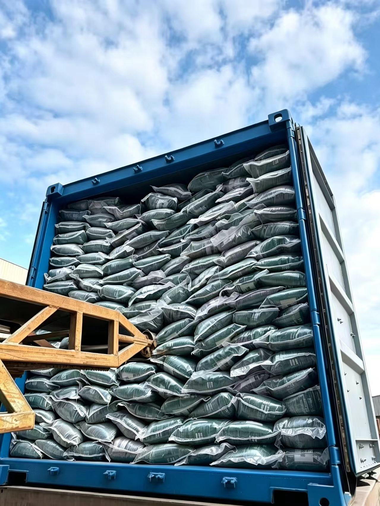 Cat Litter Shipping Container Guide: 20ft/40ft Loading, Palletization & Freight Cost Control
