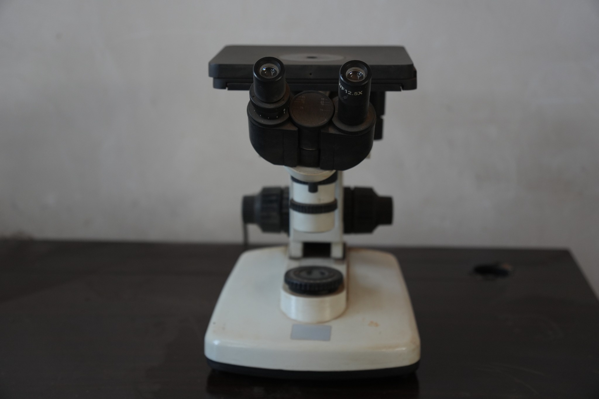 Metallurgical Microscopes in Tap Inspection: How Microstructure Analysis Supports Tap Quality Control